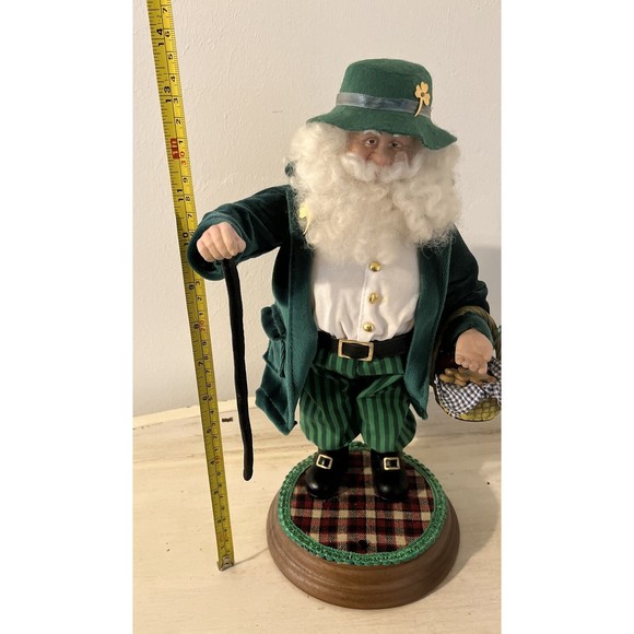 CELTIC IRISH Christmas SANTA Music Box Plays 8 Christmas Songs - Moves - Tested - Picture 7 of 7